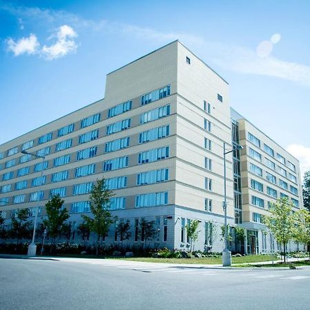 Lakehead University Residence And Conference Centre Orillia Bagian luar foto