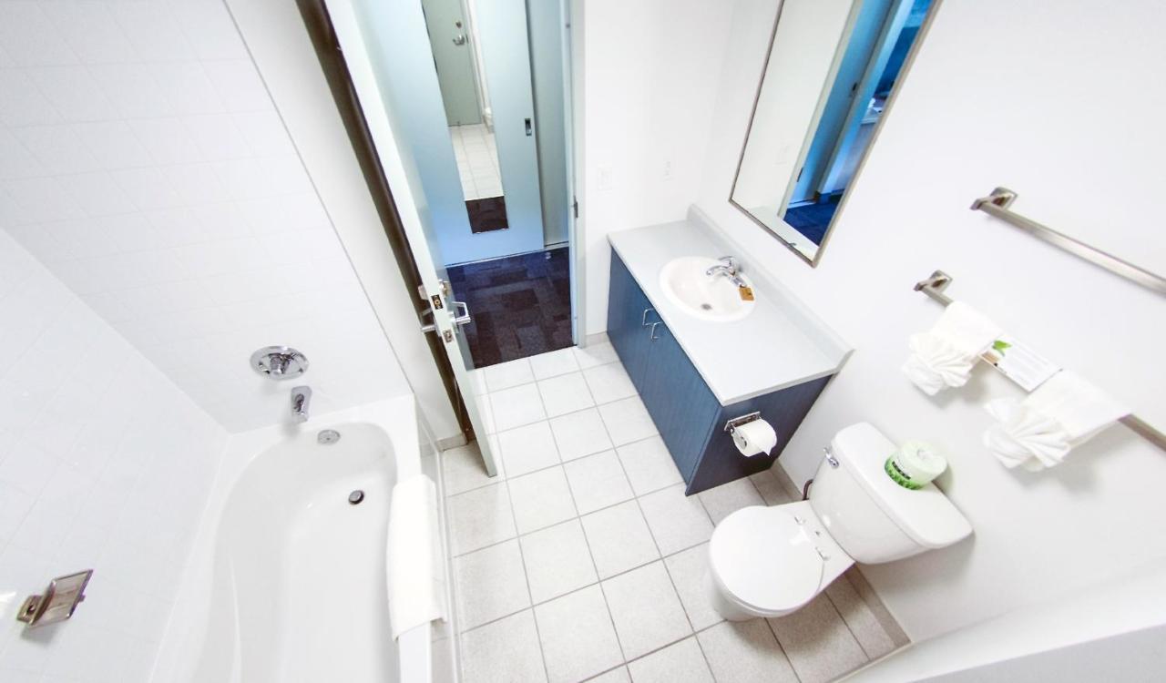 Lakehead University Residence And Conference Centre Orillia Bagian luar foto